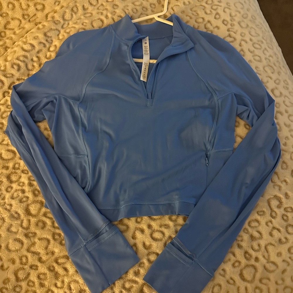 SOLD It’s Rulu Run Cropped Half Zip - Picture 5 of 6